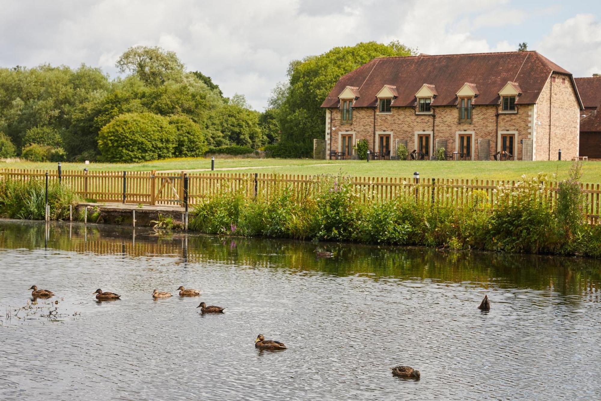 Voco Oxford Thames By Ihg Hotel Kennington  Eksteriør billede